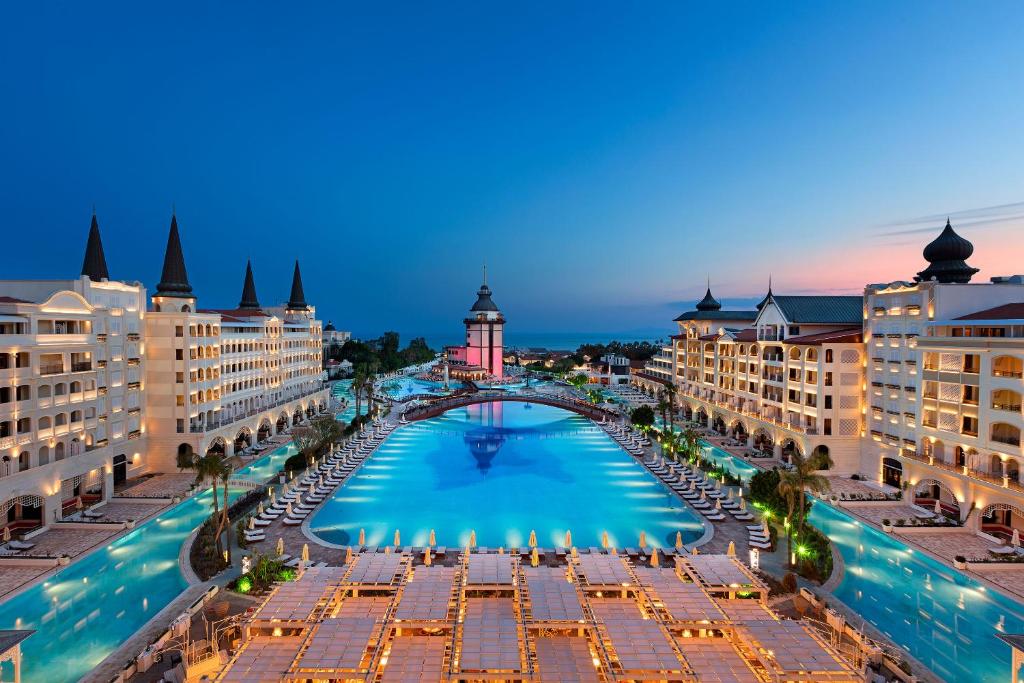فندق تايتنك ماردان بالاس أنطاليا يصنف من فنادق أنطاليا 5 نجوم