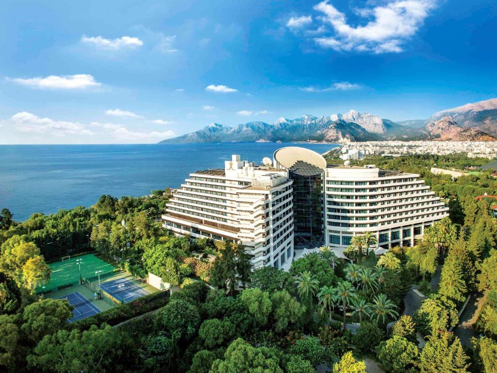 فندق ريكسوس داون تاون أنطاليا يصنف كواحد من فنادق في أنطاليا 5 نجوم
