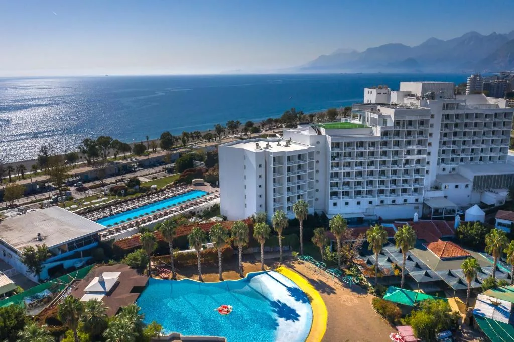 فندق سو أنطاليا من فنادق أنطاليا  مطلة على البحر