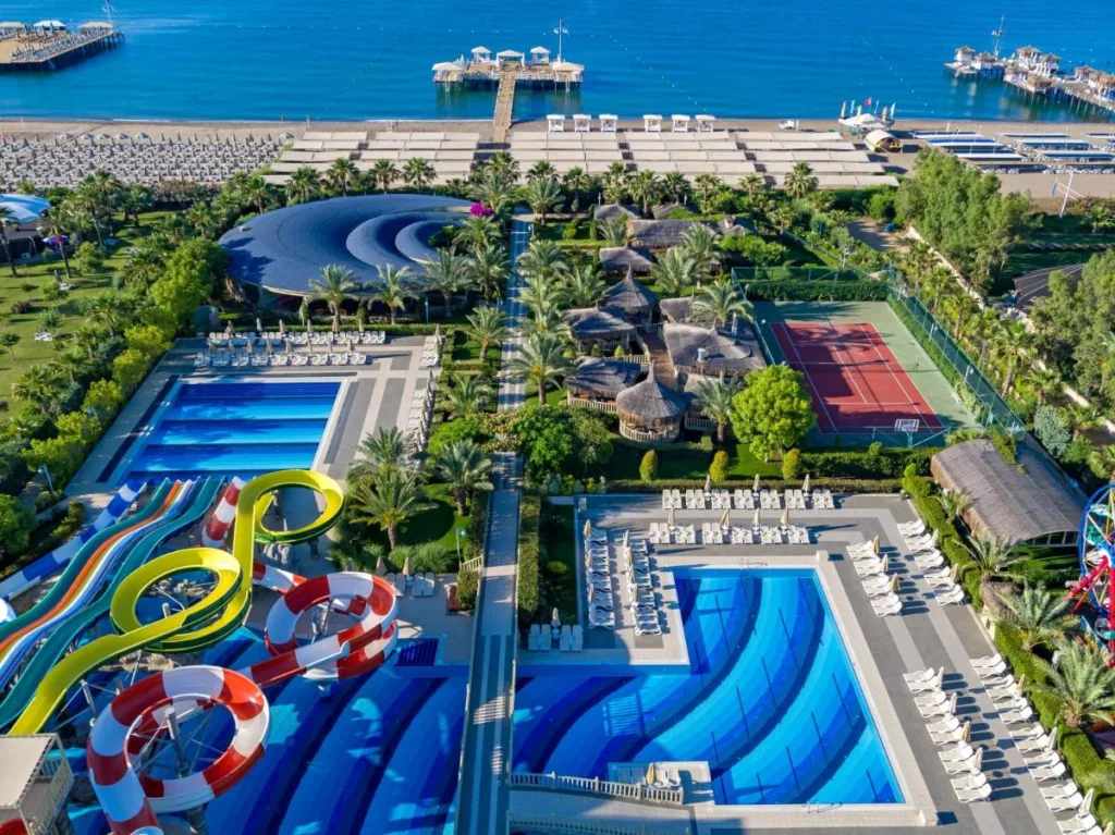  رويال هوليدي بلاس أنطاليا واحد من أفضل فنادق أنطاليا مع ألعاب مائية.