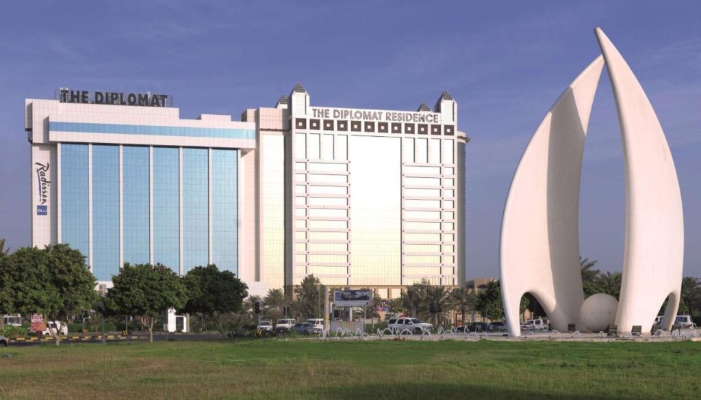 فندق الدبلومات البحرين هو أحد فنادق قريبة من أفنيوز البحرين