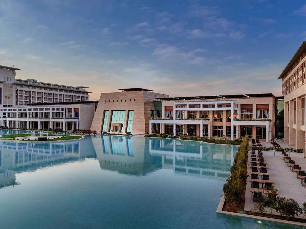 فندق ريكسوس بريميوم بيليك يصنف كواحد من أفضل فنادق عائلية في أنطاليا
