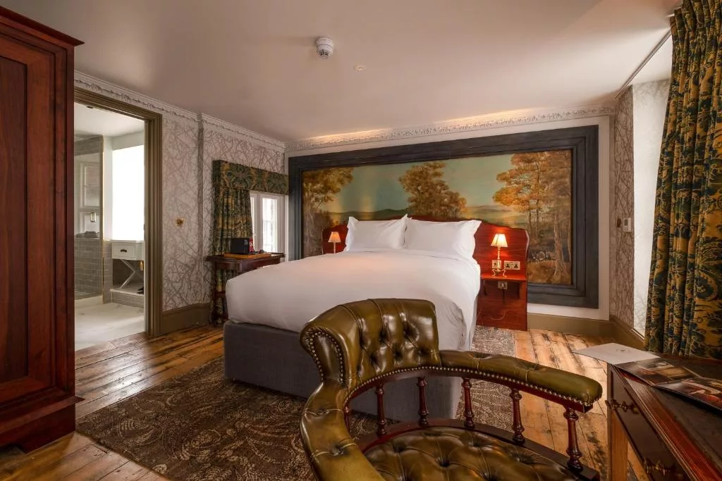 فندق هوم غراون كلوب لندن من أشهر فنادق في ماربل ارش لندن.