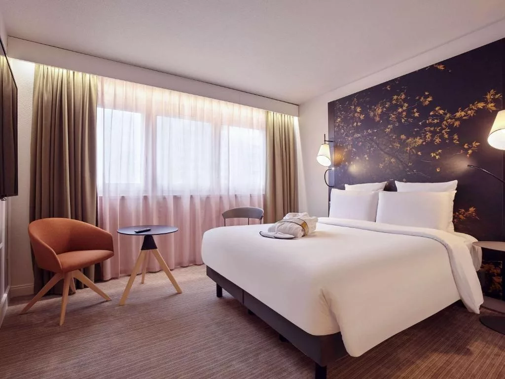 مركيور باريس لا ديفانس من أشهر فنادق في باريس 4 نجوم