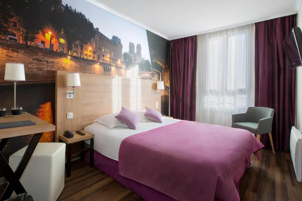 بيست ويسترن ريفز دو باريس لا ديفونس من أفضل فنادق كوربفوا باريس.