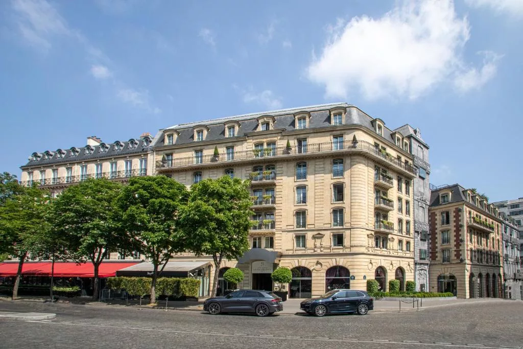 فندق باريير فوكيه باريس هو أرقي فنادق في الشانزليزيه باريس
