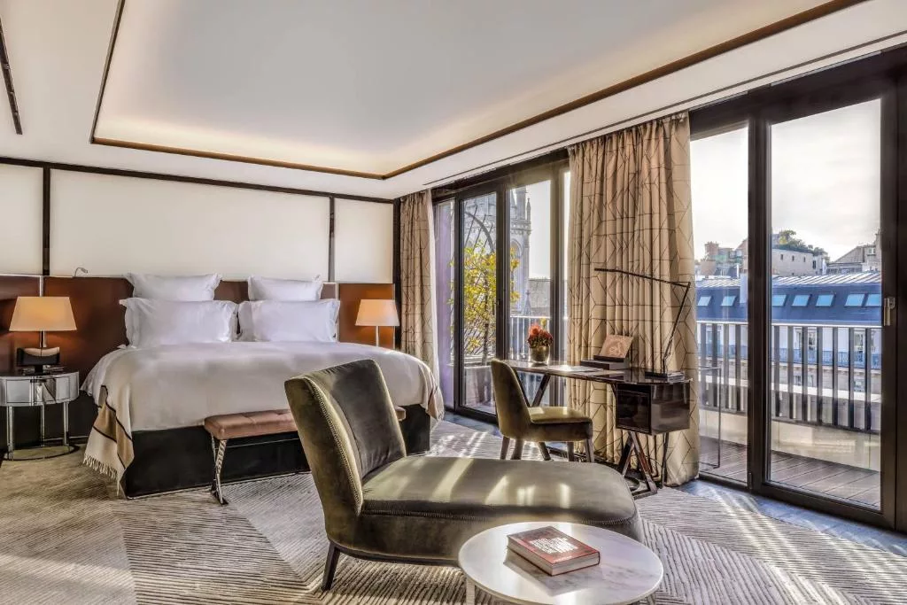 فندق بولغاري باريس هو أحد أرقي فنادق شانزليزيه باريس
