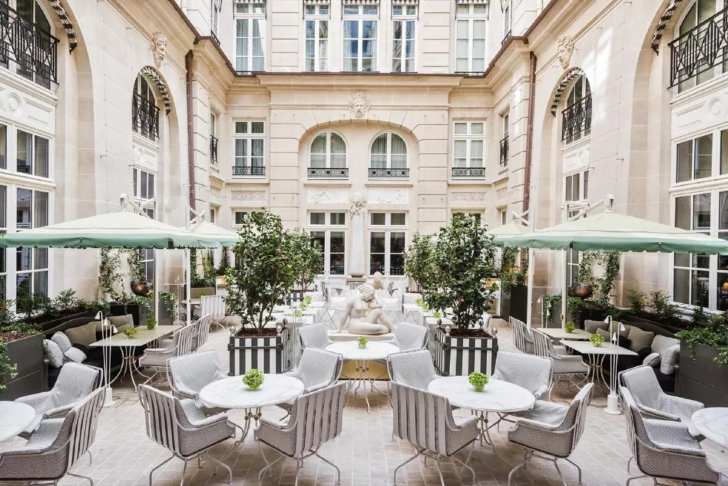 فندق كريون باريس من أرقي وأفضل فنادق باريس للعوائل