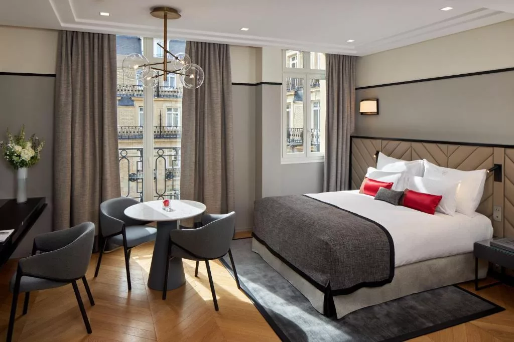 أجنحة فريزر لو كلاريدج شانزليزيه هو واحد أفضل الفنادق في باريس
