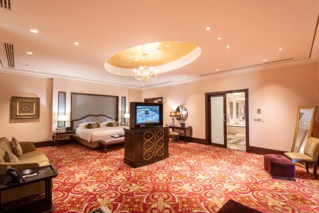 فندق ساعة مكة فيرمونت هو أشهر فندق ٥ نجوم مكة المكرمة.