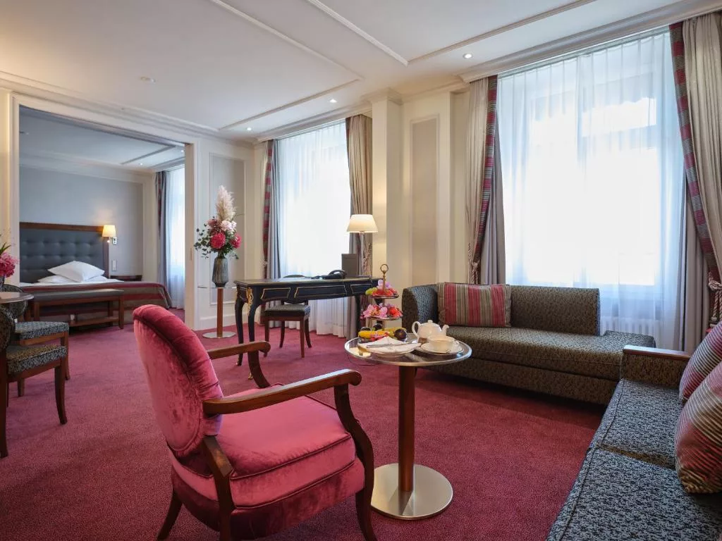 فندق ذا دوفور باي شفايزرهوف زيورخ إحدى  فنادق زيورخ خمس نجوم