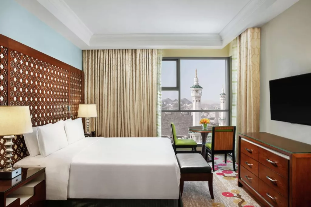 أجنحة هيلتون مكة يعتبر أفضل فندق مطل ع الحرم
