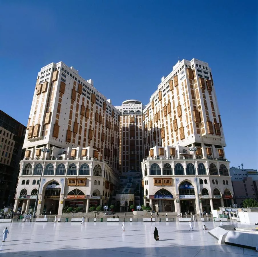 مكة هوتيل هو أحد فندق على ساحة الحرم المكي