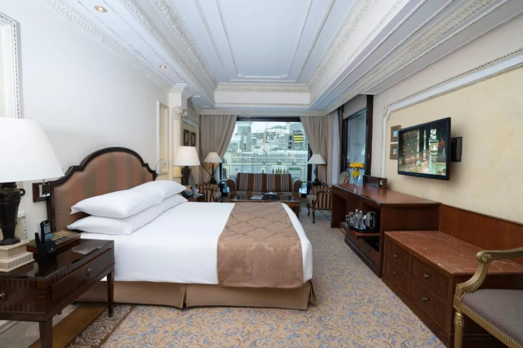 من أشهر فنادق شارع ابراهيم الخليل مكة المكرمة فندق دار التوحيد إنتركونتينتال.