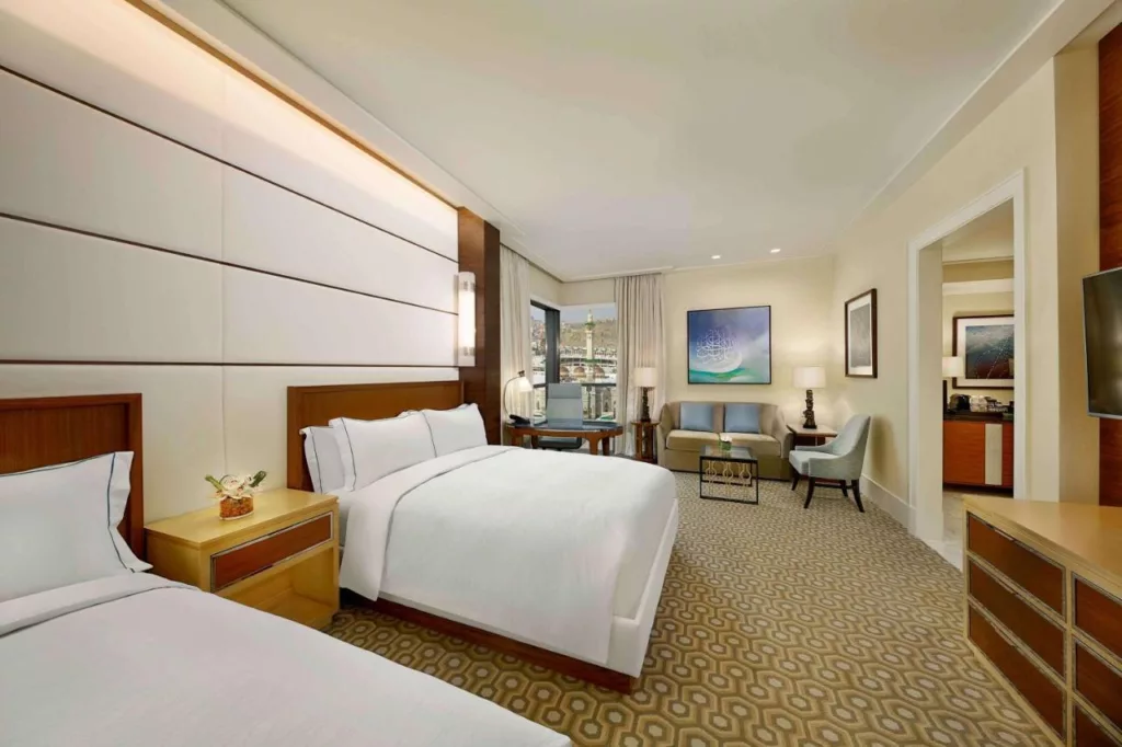 من أفخم فنادق جبل عمر في مكة فندق كونراد مكة.