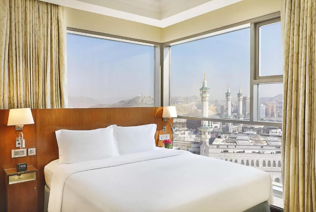 أجنحة هيلتون مكة هو من أشهر فنادق مكة جبل عمر.