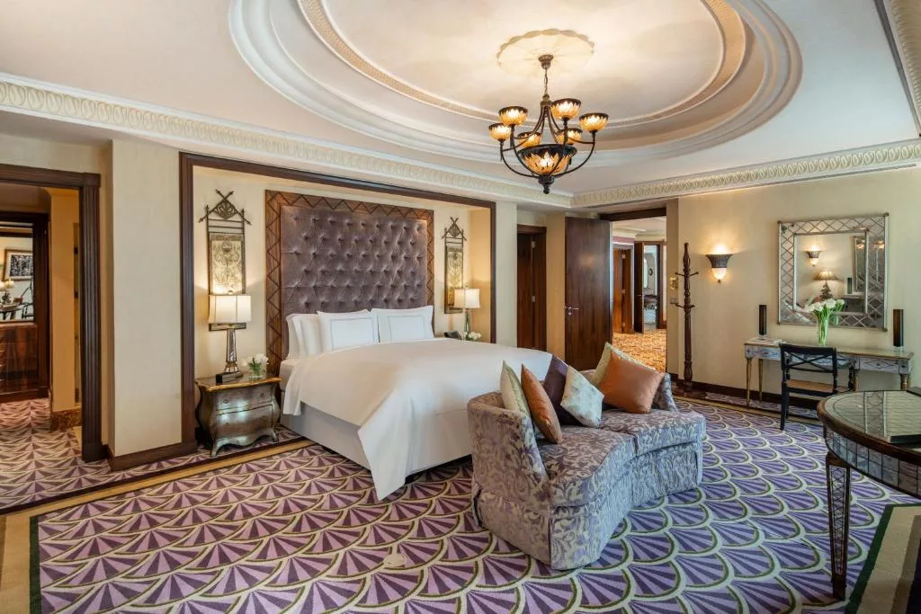 فندق قصر مكة رافلز من أفضل الفنادق القريبة من الحرم المكي
