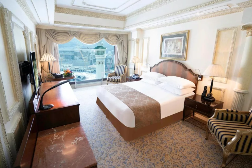 فندق دار التوحيد إنتركونتينتال أفخم فندق في مكة.