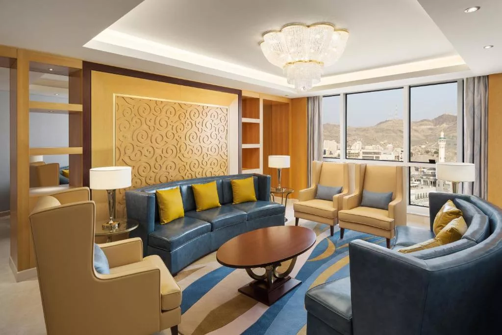 فندق شيراتون مكة جبل الكعبة هو إحدى فنادق مطلة على الحرم المكي ورخيصة