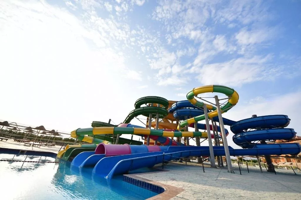 فندق باروتيل اكوا بارك شرم الشيخ ضمن فنادق شرم الشيخ 5 نجوم مع ألعاب مائية.