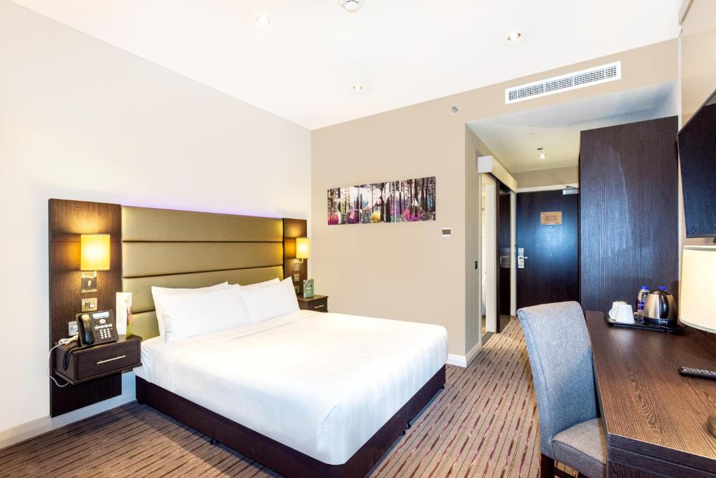 يعد فندق بريمير إن الجداف من أجمل فنادق 3 نجوم بر دبي