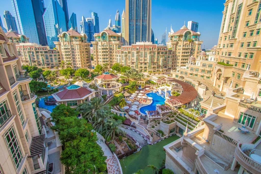 سويس اوتيل المروج دبي أحد فنادق قريبة من دبي مول.