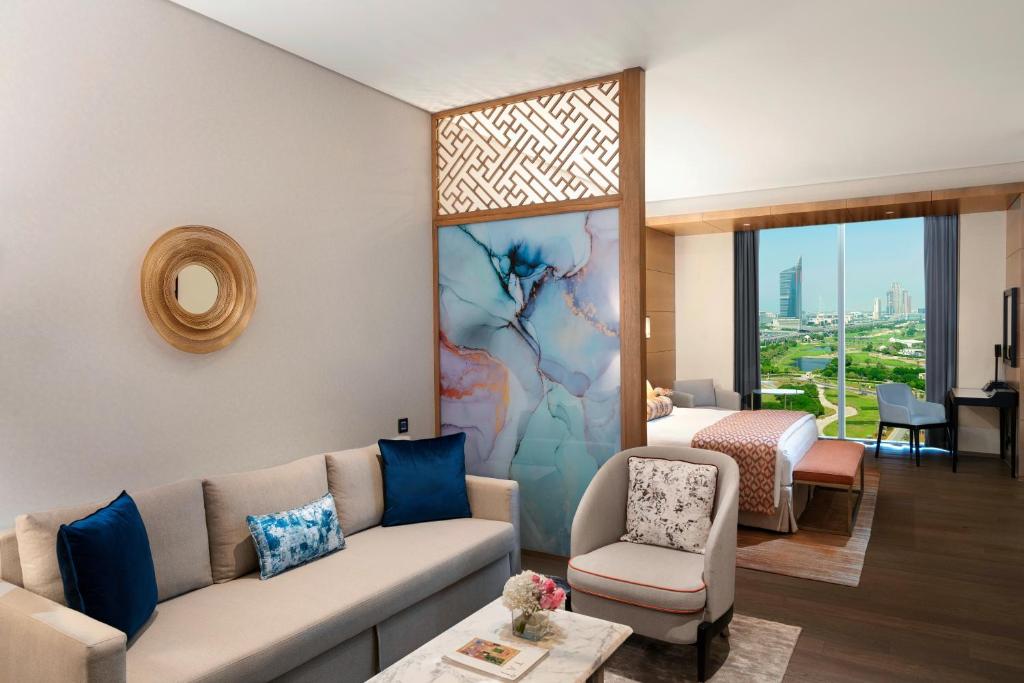 يعد فندق تاج ابراج بحيرات جميرا  واحد من أحسن الفنادق في دبي.